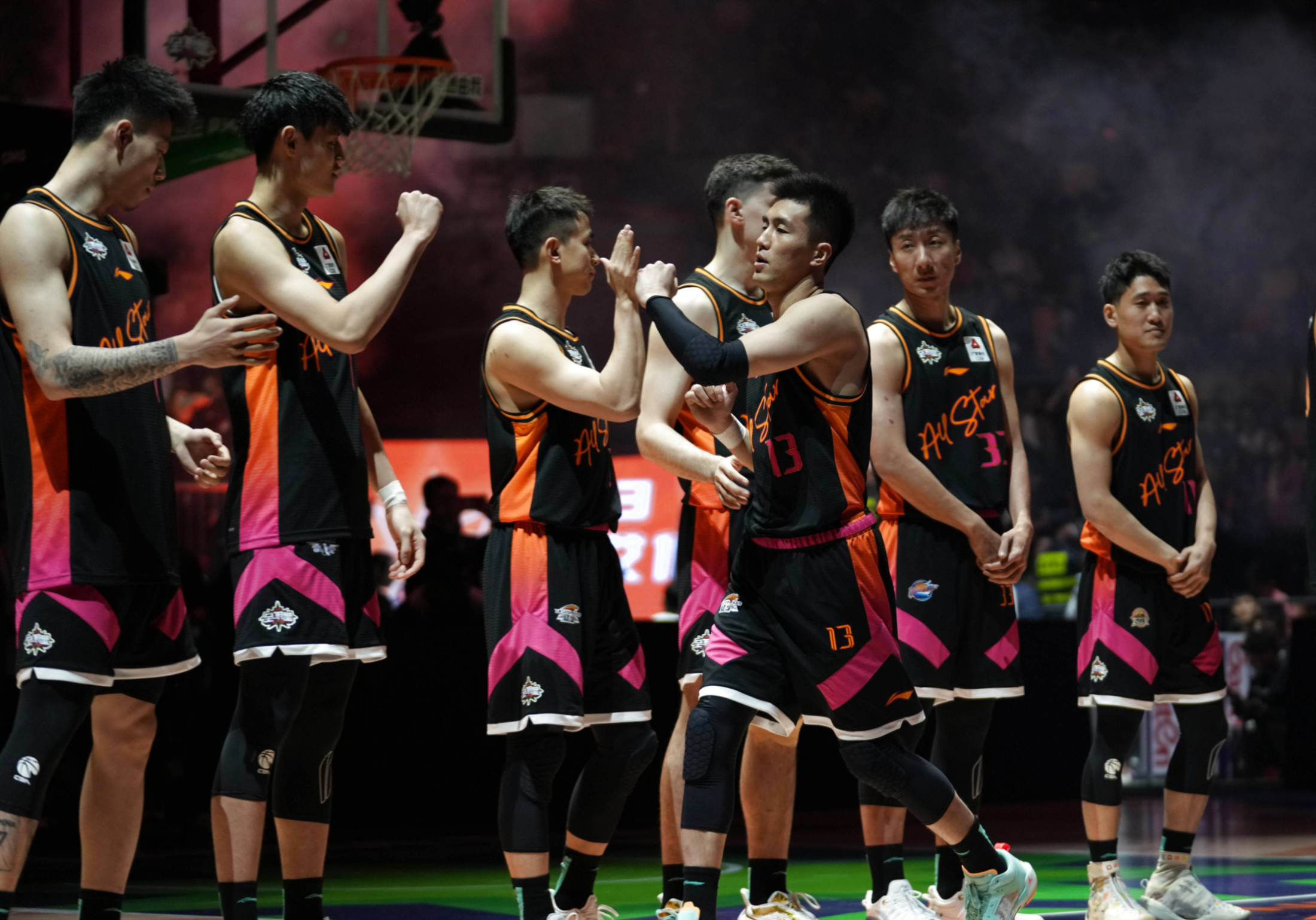 九游账号登录个人中心-今晨体能课后；广州队外线爆发备战CBA季后赛；压力陡增；更衣室氛围转暖-九游账号登录个人中心